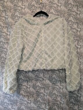 NWT New In Fuzzy Cropped Zip Up Hoodie Size Small